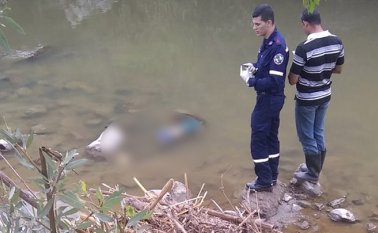 Una mujer fue asesinada de catorce puñaladas y posteriormente fue arrojada al río Algodonal del corregimiento La Ermita, zona rural de Ocaña.
Cortesía