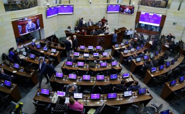 Definitivamente por el no estarán el Partido Liberal, Cambio Radical, la Alianza Verde, el Polo Democrático, las Farc (aunque se impedirán y no podrán votar), Decencia y los indígenas. Este grupo estaría superando los 60 votos si lo hacen todos, con lo que negarían las objeciones. Colprensa