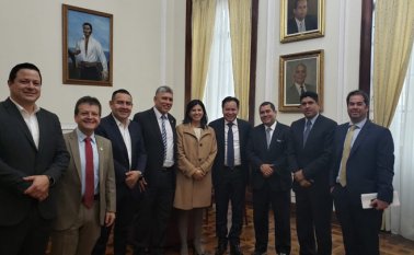 La bancada de congresistas de Norte de Santander decidió juntarse nuevamente para pedirle al Gobierno que más que una lista de obras en el Plan de Desarrollo se aseguren los recursos para garantizar la ejecución de varias de ellas. Cortesía