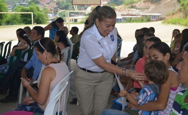 La defensa de la alcaldesa de Ocaña, Miriam Prado, ha dicho que apelará el fallo de la Procuraduría Provincial que la destituye e inhabilita por 11 años, por supuestas irregularidades en un contrato.
Archivo