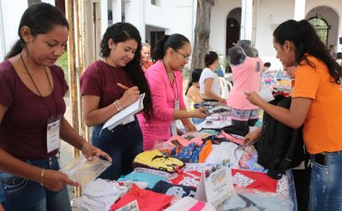 230 unidades productivas fueron beneficiadas en el último año con este proyecto que pretende llevar el mensaje de Negocios sin fronteras.  César Obando / La Opinión