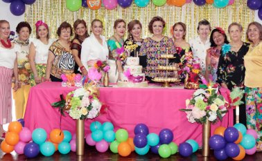 Mary Navarro, Doris Villamizar, Marta Reyes, Gloria Jaimes, Cecilia Beltrán, Crucita de Cañas, Milady Flórez, Susana Cuéllar, Nelly Rubio, Martha Castellanos, Cecilia Acosta, Carmen Támara, Emilce Carpio y Doris de Durán. Mario Franco