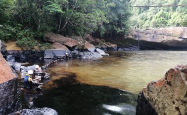 Así avanza la limpieza de Pozo Azul, en Tibú, unos de los afluentes afectados por los ataques al oleoducto Caño Limón-Coveñas. Tomada de Twitter @Ecopetrol_SA
