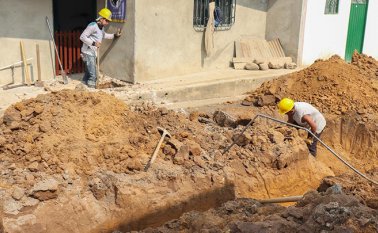 El retraso en obras de acueducto y de alcantarillado hizo que la comunidad de Toledo protestará, por tanto tienen dificultades para entrar y salir de sus hogares. Así mismo, los enfermos deben hacer recorridos más largos para ingresar al hospital.
Cortesía