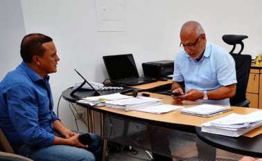 El alcalde arboleano Danilo Esteban y parte de su gabinete sostuvieron una reunión con el secretario se Infraestructura del departamento, Rafael Segundo Ramírez. Alcaldía de Arboledas