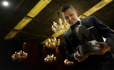 El smoking fue protagonista en la primera edición de los Upa Awards. Colprensa