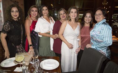 Claudia Morelli, Yolanda Rey de Colmenares, Isabel Cristina Soto, Margarita Botero de Rey, Nena Patiño, Laura Esparza y Margy Rey. Juan Pablo Cohen / La Opinión