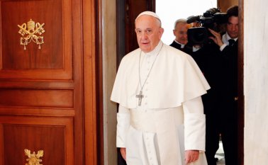 La donación del pontífice, muy atento a la problemática que envuelve a la inmigración, llega después de que la Iglesia mexicana haya pedido ayuda a la Santa Sede. AFP