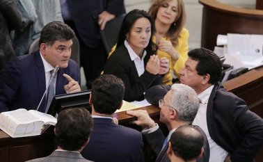 En plenaria de Senado continúa el debate sobre objeciones de la JEP. Colprensa