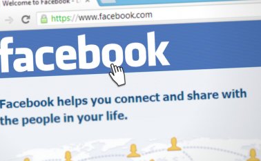 El mes pasado Facebook había bloqueado grupos de extrema derecha. Internet