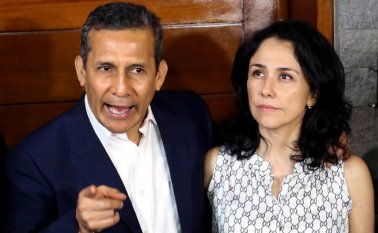 La condena pedida es mayor para ella pues incluye dos campañas electorales, 2006 y 2011, mientras que para él solo la última. La pareja tiene tres hijos menores de edad. AFP