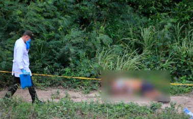 La víctima, de dos balazos en la cabeza, no había sido identificada al cierre de esta edición. Cuatro hombres cometieron el asesinato. La Opinión