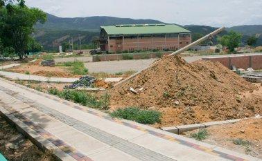 Los trabajos del complejo deportivo metropolitano de Los Patios presentan un avance del 50 por ciento. Alfredo Estévez