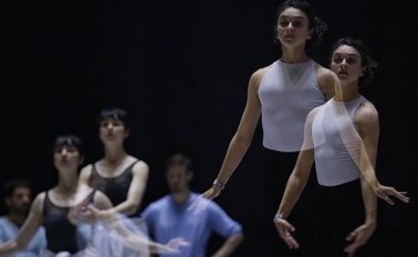 Para abrir una vitrina para la danza profesional y reconocer el liderazgo de la mujer en las artes escénicas. Colprensa