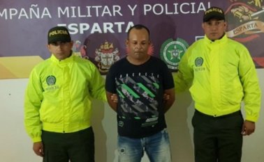 José Manuel Cruiz Guevara, de nacionalidad extranjera y de 37 años, es responsabilizado de cometer múltiples homicidios y extorsiones en la zona de frontera. Policía Nacional
