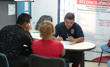 Durante los tres días que duró la Conciliatón se resolvieron unos 500 conflictos de habitantes de las comunas 3 y 4, en la Ciudadela La Libertad. César Obando
