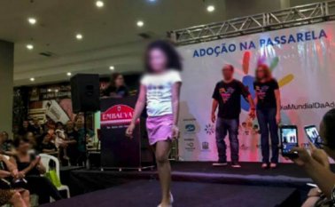 La Asociación de Jueces para la Democracia (AJD) divulgó un comunicado en el calificó el evento como un "retroceso al tiempo de la Conquista" y que "remitía" a las "ferias de esclavos". Tomada de Twitter @LuisNassif