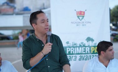 Puentes será imputado por celebración indebida de contratos, prevaricato por acción y tráfico de influencias de servidor público. Tomada de Twitter @leo_puentes