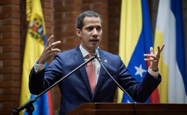 "Ha habido dos ataques a puestos fronterizos colombianos perpetrados desde Venezuela ejercidos por el Eln", aseguró Guaidó. EFE