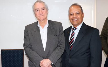 En Bogotá, el candidato por el Partido Conservador a la Alcaldía de Los Patios, Alfonso Hernández Acosta, aparece acompañado por el presidente de esa colectividad, Omar Yepes Alzate. Especial