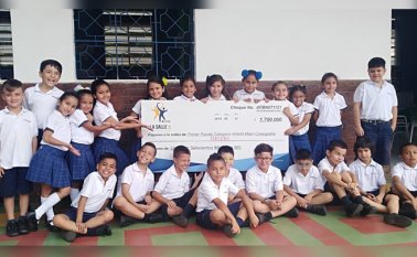 Juan Suárez, Juan Soto, Sara Bonilla, Ana Mendoza, Noelia Soto, Sara Navas, Indira Yanave, Gabriela Villamizar, María Quintero, Cielo Moreno, Isabella Mayorga, Salomé Lizarazo y Samuel León. Sentados: Miguel Duarte, Miguel Gómez, Sebastián Mantilla, Franklin Canelón, Juan Esteban Quiroz, Jerson Corredor, Benjamín Mendoza, Daniel Hernández, Sebastián Gómez y Jhon Daza. Cortesía