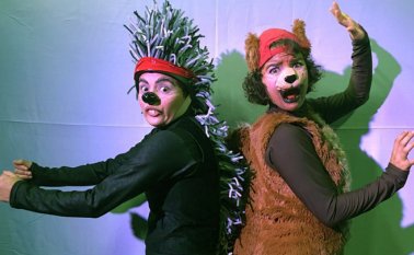 La obra cuenta la historia de un cachorro humano que vive en la selva con una manada de lobos. Cortesía