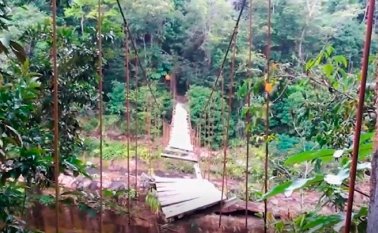 La Corte constató que quienes vivían en el extremo noreste debían cruzar un río caudaloso habitado por caimanes, pues el 'Puente Hamaca', que utilizaban para llegar a la escuela, era inservible. Archivo