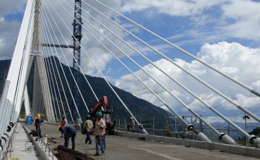 Lo anterior significa que se propone abrir la obra (bajo la responsabilidad de Sacyr) y en su transcurso realizar las respectivas pruebas, las cuales, de acuerdo a los expertos, pueden durar varios meses. Colprensa