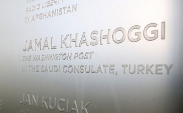 Khashoggi, un opositor muy crítico del reino, murió estrangulado y su cuerpo fue descuartizado cuando acudió al consulado saudita en Estambul para realizar un trámite para casarse, según autoridades estadounidenses y turcas.  AFP
