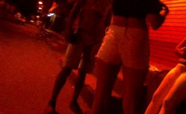 WhatsApp, Tinder, Facebook, Instagram, Snapchat o Airbnb se usan para la prostitución, según el estudio de la Fundación Scelles, que analiza la situación en 35 países. Archivo