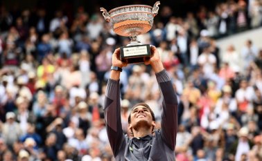 En el palmarés de Roland Garros, Nadal dobla ya al segundo que más veces ha sido campeón en el torneo masculino en la 'era Open', el sueco Björn Borg, que levantó el trofeo en seis ocasiones.  AFP