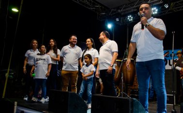 En el encuentro, Dueñas expuso sus planteamientos para la transformación de la ciudad. Cortesía