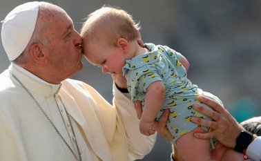 La jornada mundial dedicada a los pobres fue fundada por el papa argentino en el 2016 para poner a reflexionar a los católicos en todos los continentes sobre la distintas formas de explotación del hombre. AFP