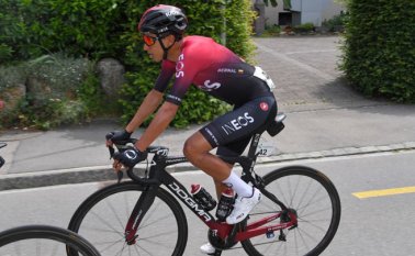 Bernal fue un escudero de lujo en año pasado para que Thomas conquistara su primer Tour, pero también ayudó a Frome (tercero) a mantenerse en el podio. Tomada de Twitter @TeamINEOS