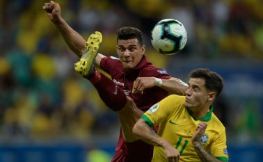 La presentación "cuasi perfecta" de Venezuela ante la Canarinha, como resumió el DT Rafael Dudamel el juego de su equipo el martes en Salvador (noreste), dejó armado para el sábado una definición al rojo vivo en el Grupo A. AFP