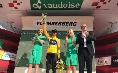 Bernal arrebató el maillot amarillo al eslovaco Peter Sagan. Tomada de Twitter Tour de Suisse