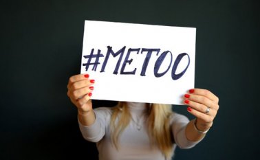 #MeToo nació en 2017 tras la caída del ex-productor de cine estadounidense Harvey Weinstein, quien fue acusado de abusos sexuales que van de hostigamiento a violación por más de 80 mujeres, entre ellas estrellas como Angelina Jolie o Ashley Judd. Tomada de Twitter