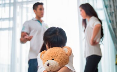 Discusiones entre padres, no deben afectar a los hijos. Internet