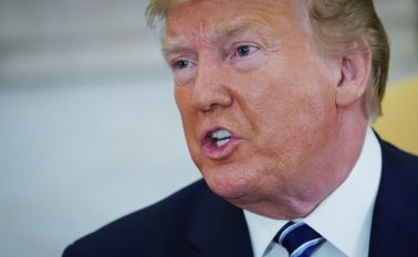 La Casa Blanca dijo que Trump y el príncipe heredero de Arabia Saudita, Mohamed bin Salmán, discutieron la "amenaza" planteada por Teherán.
AFP