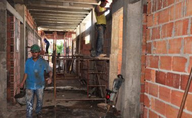 El sector construcción fue el que más creció en 2018, mientras que las actividades de administración pública y defensa fueron las de mayor participación. Archivo