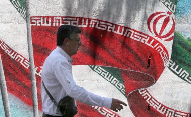 Trump anunció sanciones contra Jamenei, y la "semana próxima" contra el jefe de la diplomacia, Mohamad Javad Zarif, rostro visible de la política iraní de distensión con Occidente, por lo que es odiado por los sectores ultraconservadores de su país. AFP