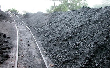 Así como ocurrió en febrero de este año, cuando la extorsión los tenía cercados obligando a los carboneros de esa región a un cierre forzado, cerca de 1.500 trabajadores dedicados a la actividad minera están afectados. Archivo