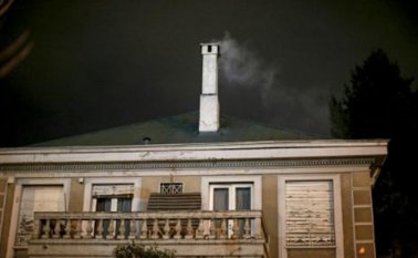 El 90% de la población utiliza estufas a leña sin sistemas anticontaminantes para protegerse de las crudas temperaturas del invierno austral. AFP