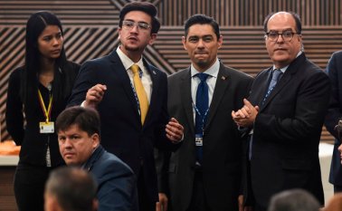 En la asamblea de la OEA en Medellín estuvo presente una delegación del líder opositor venezolano, Juan Guaidó, compuesta por Carlos Veccio y Julio Borges. AFP