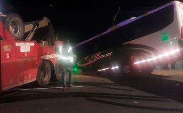 Este es el bus que ocasionó el accidente en Malambo, Atlántico. Colprensa