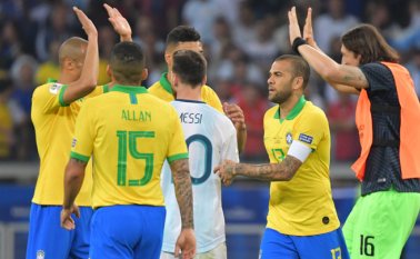 Brasil se verá el domingo en el Maracaná con el vencedor del duelo entre Chile y Perú. AFP
