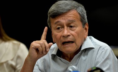 "Cuba no está alojando a terroristas, está alojando una delegación" para las negociaciones, insistió el jefe de la delegación del Eln, Pablo Beltrán. AFP