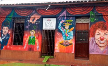 En Casa Teatro se cumplen funciones los fines de semana y los aportes del público son voluntarios. Cortesía