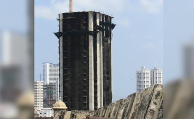 Edificio Aquarela, cuya polémica construcción puede afectar la declaratoria de Cartagena como Patrimonio de la Humanidad. Colprensa