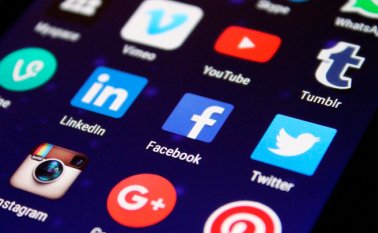 La "desinformación es un reto difícil y cualquier desinformación sobre temas médicos es especialmente preocupante", dijo el vocero de YouTube en un comunicado enviado el martes por correo electrónico. Pixabay